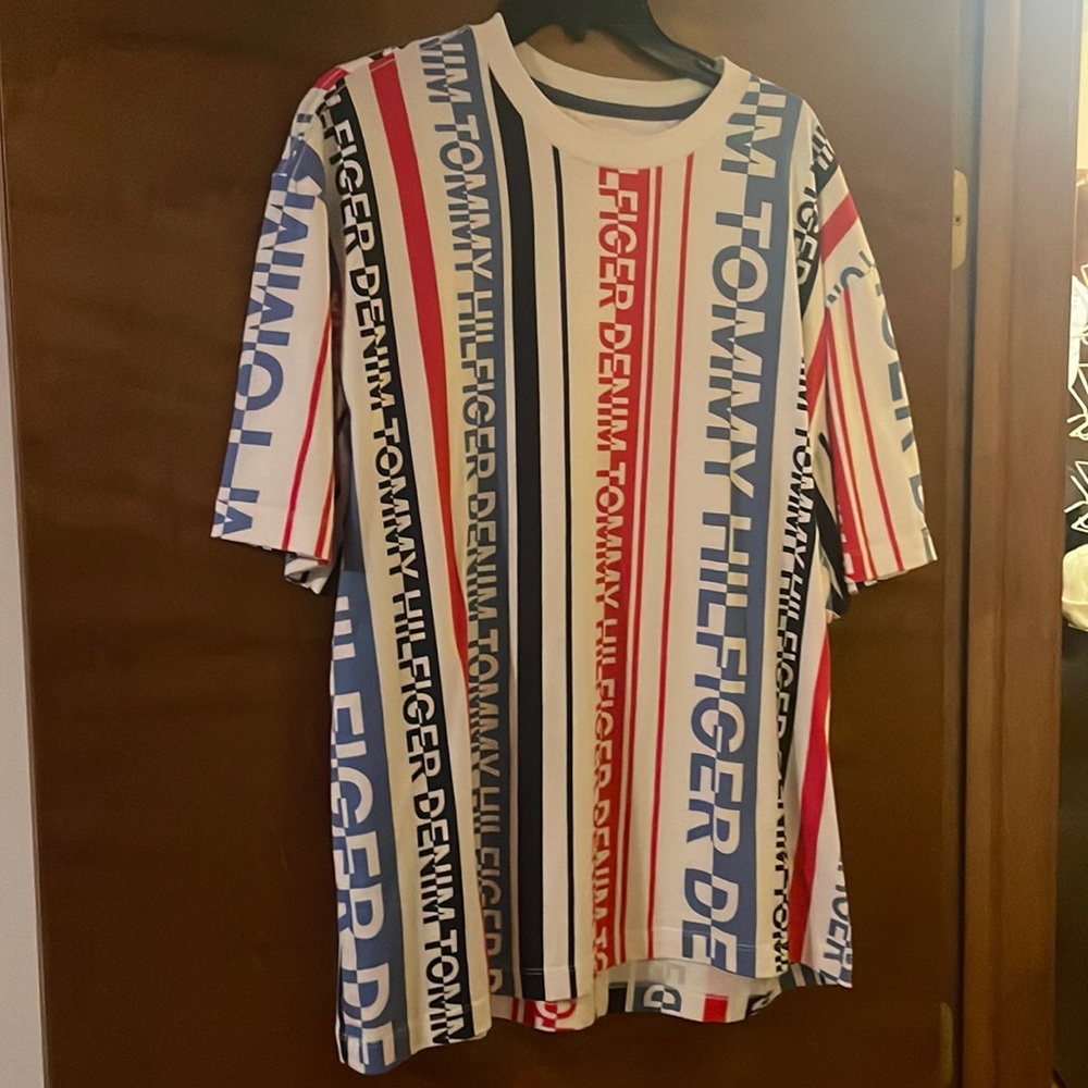 Mens Tommy Hilfiger oversized 80s t shirt